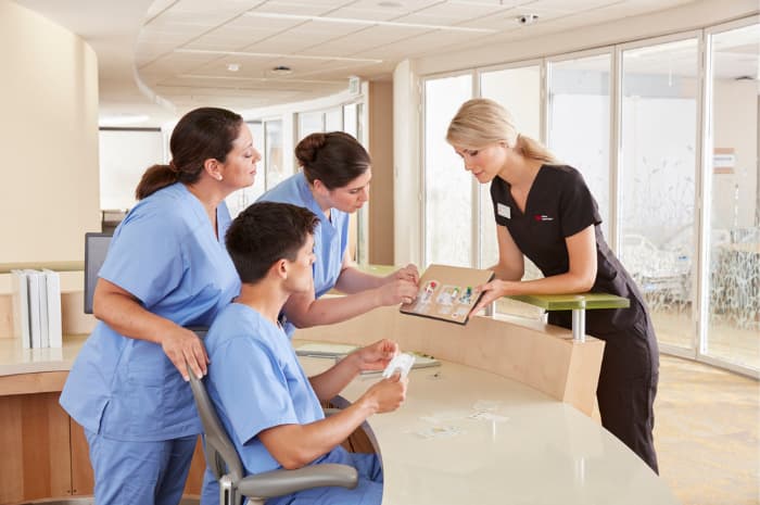 Medicazioni e gestione degli accessi vascolari: evidenze e pratiche ottimali