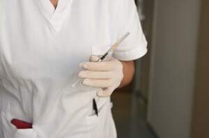 Pordenone, nuove sospensioni per infermieri no vax