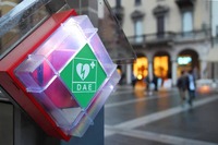 Infermiera salva un ragazzo durante una partita di padel con il defibrillatore