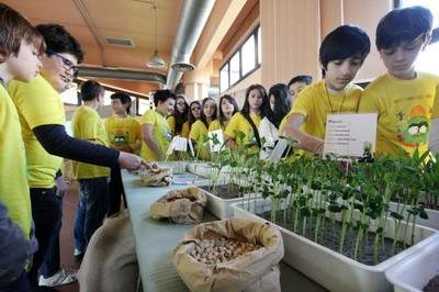 Educazione alimentare e sostenibilità, gli studenti delle scuole medie di Bologna e provincia al CAAB per le giornate di educazione alimentare di Vegetabilia 2014