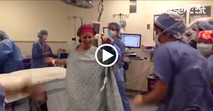 Usa, balla in sala operatoria prima della doppia mastectomia