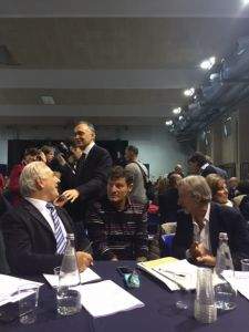 Rossi Presidente Regione Toscana saluta i partecipanti ai tavoli di lavoro
